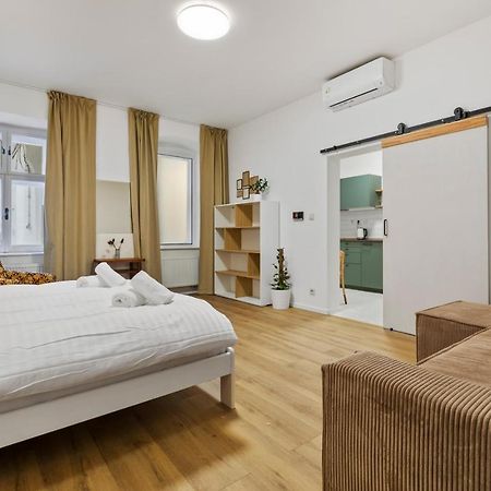Charming Apt In Centre /W Ac Pressburg Exterior foto